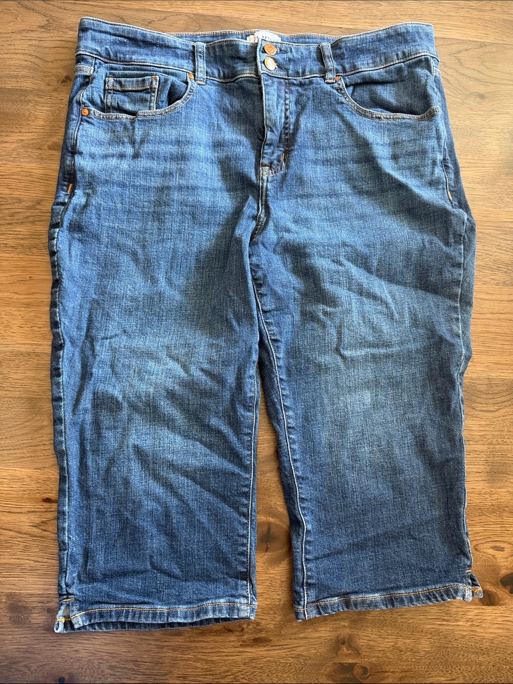 Lane Bryant Women's 18 High Rise Tighter Tummy Jean Denim Capris